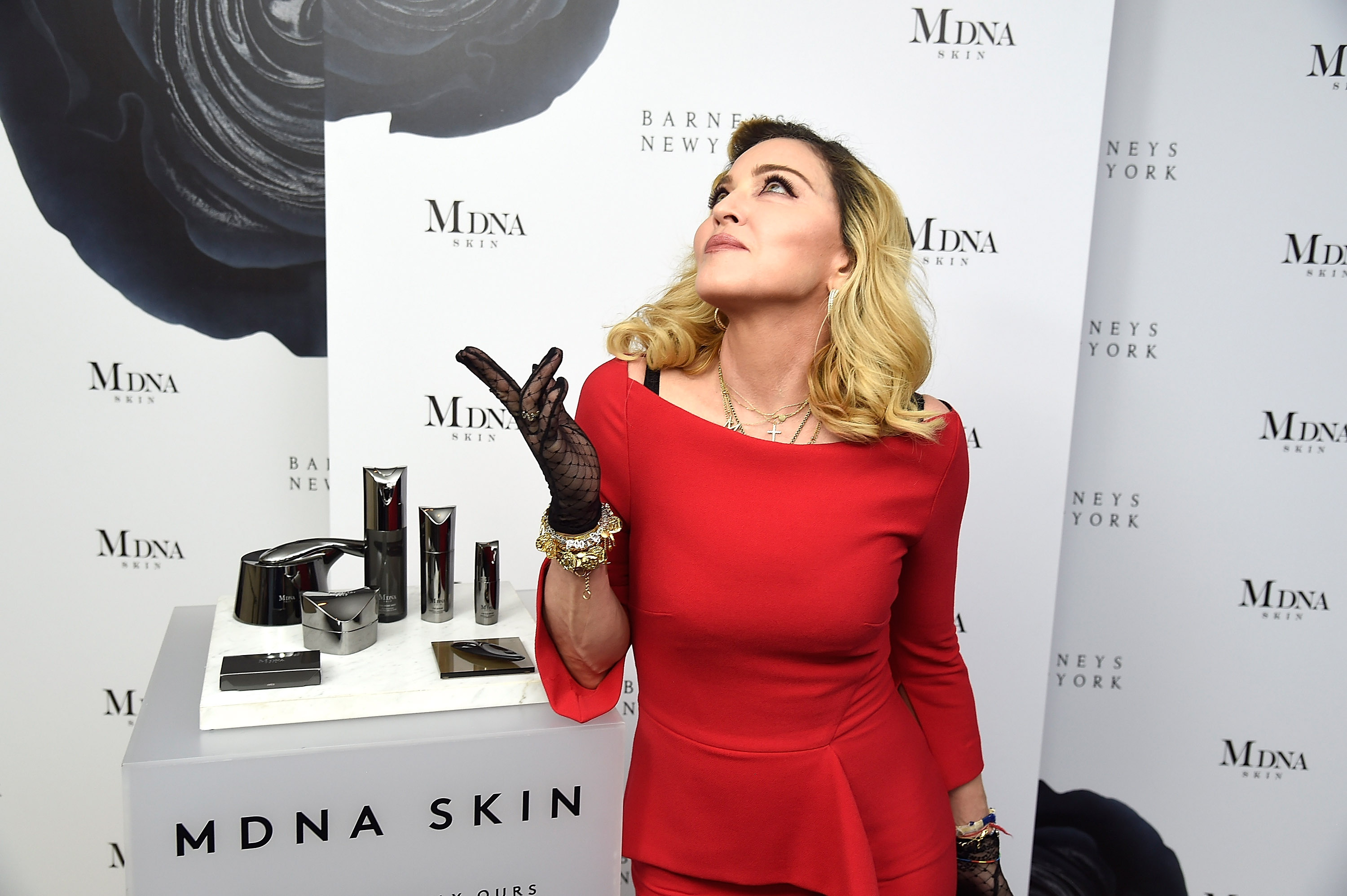 Магазин мадонна. Madonna "MDNA". Вечерние платья в интернет магазине Мадонна. Madonna Skin.