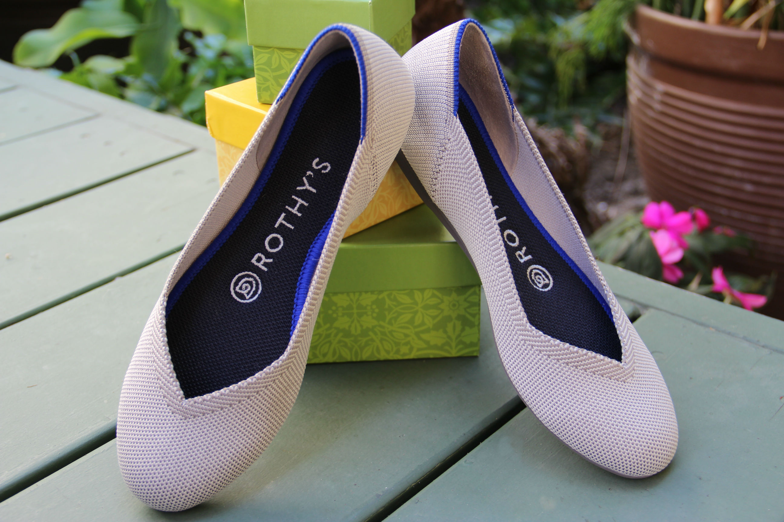 Buy > shoe made from recycled plastic > in stock