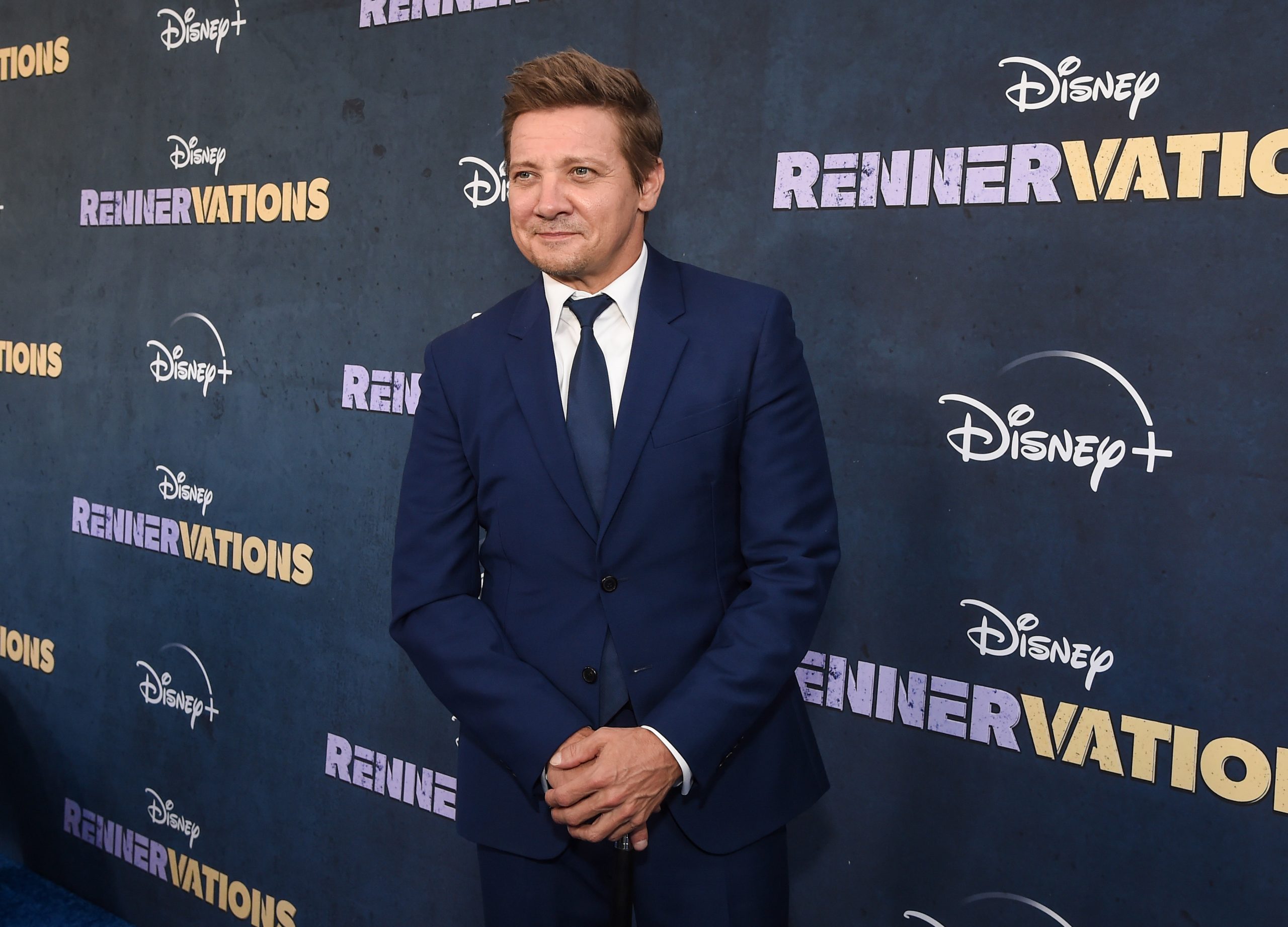 Jeremy Renner Recovers In Time To Walk 