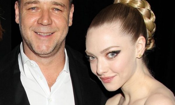 20131018112930Russell_Crowe_and_Amanda_Seyfried