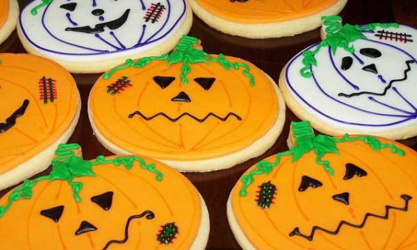 20131029105724Halloween_pumpkin_cookies