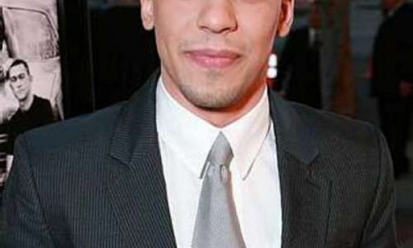 20131101103009Victor_Rasuk_Fifty_Shades_of_Grey