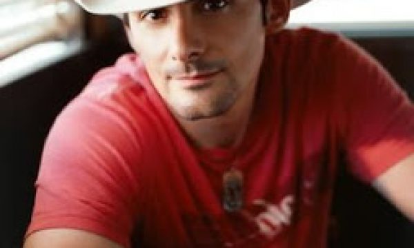 20131102042127Brad_Paisley