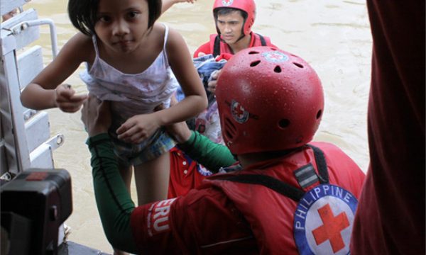 20131118134052Red_Cross_Typhoon