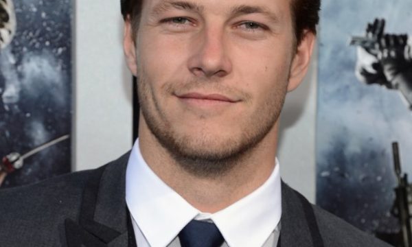 20140225135258Luke_Bracey_Point_Break