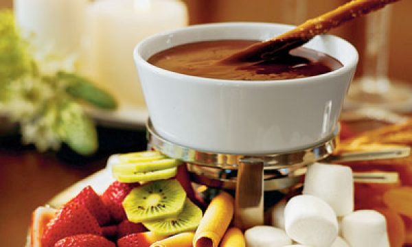 20150219123633National_Chocolate_Fondue_Month