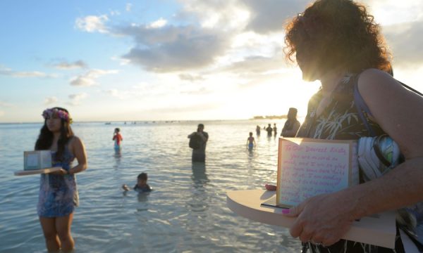 20150519133021Lantern_Floating_Hawaii