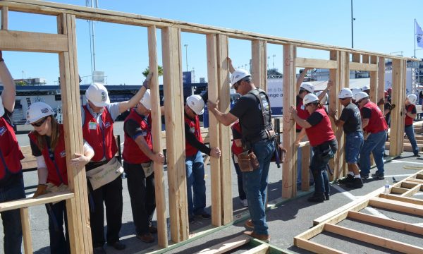 Lowe&apos;s Heroes working