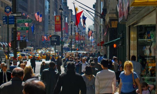 5th_ave_sidewalk_new_york_city