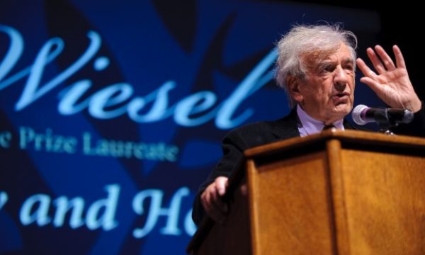 elie-wiesel-4-10-005-576x383