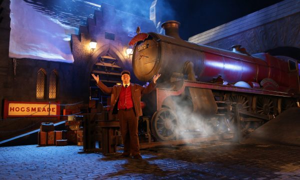 hogwarts-express-conductor-wwohp-at-ush