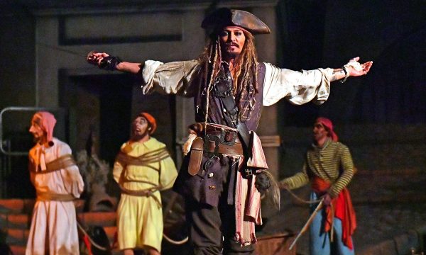 EXCLUSIVE: Johnny Depp stunned fans on the Pirates of the Caribbean ride at Disneyland last night (wed) - by making a surprise appearance dressed as Captain Jack Sparrow. The legendary actor wore his trademark Pirate outfit as he shocked delighted theme p