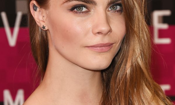 rimmel-announces-cara-delevingne-as-new-brand-ambassador-15-hr