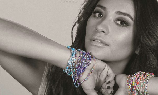 shay-mitchell-wears-her-passion-for-changing-the-world-with-a-rafiki-bracelet-10-hr